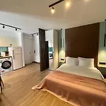 Kalynthia House